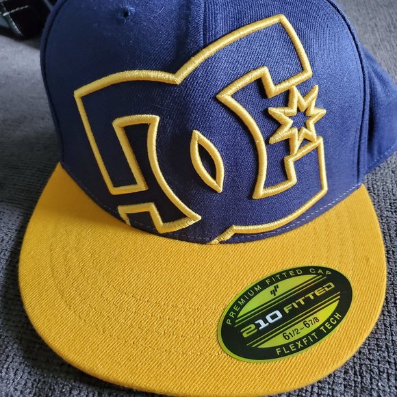 New with tags boys dc flexfit hat - Picture 1 of 4
